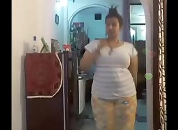 Hot desi indian bhabi shaking her sexi ass &boobs on bigo live...3
